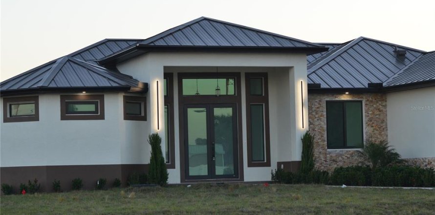 Casa en Cape Coral, Florida 3 dormitorios, 172.24 m2 № 2142398