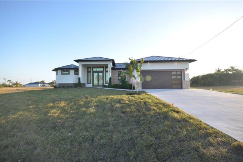 Casa en alquiler en Cape Coral, Florida, 3 dormitorios, 172.24 m2 № 2142398 - foto 6