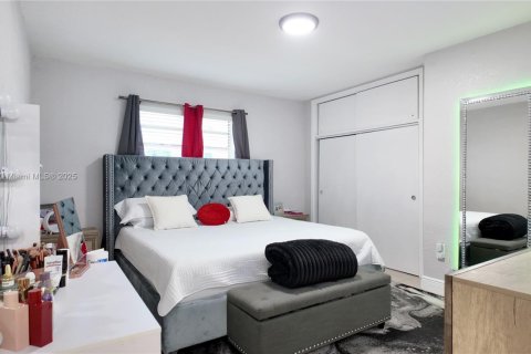 House in Miami Gardens, Florida 4 bedrooms, 183.95 sq.m. № 1956045 - photo 24