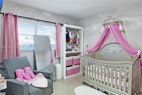 House in Miami Gardens, Florida 4 bedrooms, 183.95 sq.m. № 1956045 - photo 18