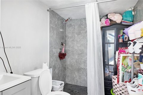 House in Miami Gardens, Florida 4 bedrooms, 183.95 sq.m. № 1956045 - photo 29