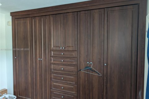 Copropriété à vendre à Hallandale Beach, Floride: 1 chambre, 55.74 m2 № 2088525 - photo 21