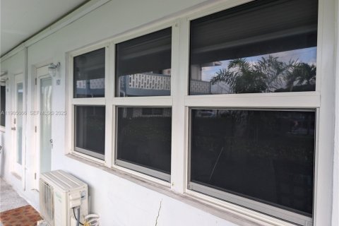 Copropriété à vendre à Hallandale Beach, Floride: 1 chambre, 55.74 m2 № 2088525 - photo 5