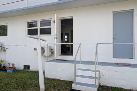 Copropriété à vendre à Hallandale Beach, Floride: 1 chambre, 55.74 m2 № 2088525 - photo 23