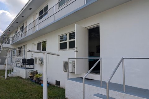 Copropriété à vendre à Hallandale Beach, Floride: 1 chambre, 55.74 m2 № 2088525 - photo 24