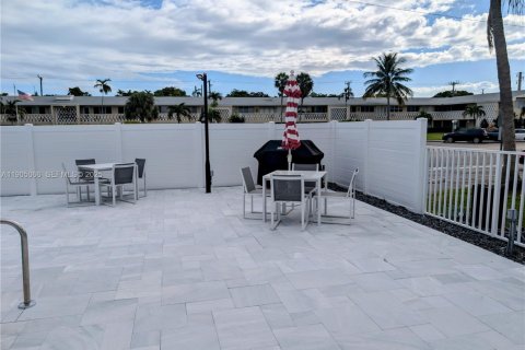 Copropriété à vendre à Hallandale Beach, Floride: 1 chambre, 55.74 m2 № 2088525 - photo 28