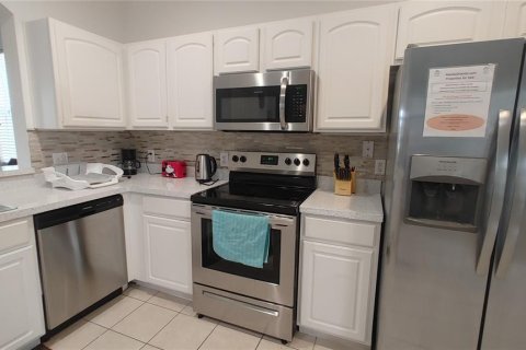 Casa en alquiler en Kissimmee, Florida, 6 dormitorios, 261.24 m2 № 1581784 - foto 20