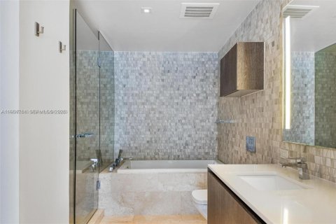 Купить кондоминиум в Майами, Флорида 1 спальня, 75.25м2, № 2045805 - фото 11