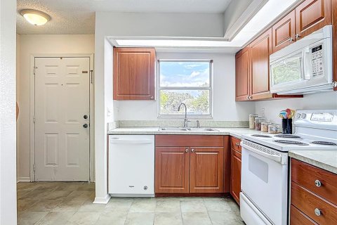 Touwnhouse à vendre à New Smyrna Beach, Floride: 3 chambres, 149.39 m2 № 1913430 - photo 18