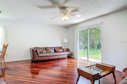 Touwnhouse à vendre à New Smyrna Beach, Floride: 3 chambres, 149.39 m2 № 1913430 - photo 9