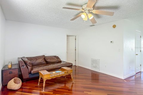 Touwnhouse à vendre à New Smyrna Beach, Floride: 3 chambres, 149.39 m2 № 1913430 - photo 11