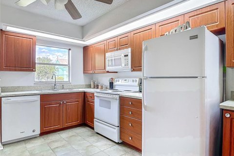 Touwnhouse à vendre à New Smyrna Beach, Floride: 3 chambres, 149.39 m2 № 1913430 - photo 17