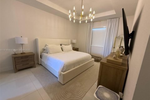 Casa en venta en Miami, Florida, 4 dormitorios, 205.59 m2 № 1975163 - foto 24