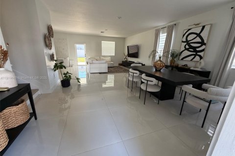 Casa en venta en Miami, Florida, 4 dormitorios, 205.59 m2 № 1975163 - foto 7