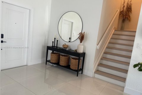 Casa en venta en Miami, Florida, 4 dormitorios, 205.59 m2 № 1975163 - foto 12