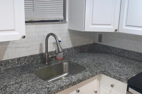 Снять в аренду кондоминиум в Дорал, Флорида 1 спальня, 65.96м2, № 2019978 - фото 7