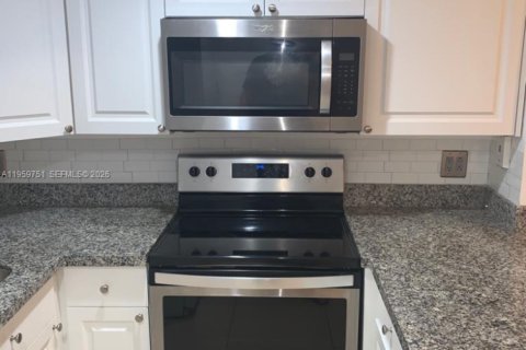 Снять в аренду кондоминиум в Дорал, Флорида 1 спальня, 65.96м2, № 2019978 - фото 6