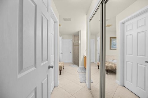 Villa ou maison à vendre à Port St. Lucie, Floride: 4 chambres, 199.46 m2 № 2085240 - photo 19