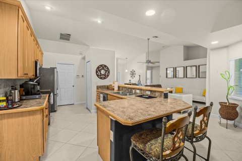 Villa ou maison à vendre à Port St. Lucie, Floride: 4 chambres, 199.46 m2 № 2085240 - photo 13