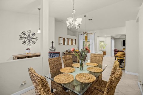 Villa ou maison à vendre à Port St. Lucie, Floride: 4 chambres, 199.46 m2 № 2085240 - photo 8
