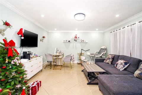 Propiedad comercial en venta en Hallandale Beach, Florida, 211.82 m2 № 2054725 - foto 20