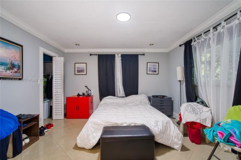 Propiedad comercial en venta en Hallandale Beach, Florida, 211.82 m2 № 2054725 - foto 14