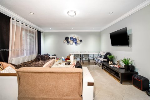 Propiedad comercial en venta en Hallandale Beach, Florida, 211.82 m2 № 2054725 - foto 4