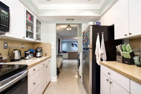 Propiedad comercial en venta en Hallandale Beach, Florida, 211.82 m2 № 2054725 - foto 9