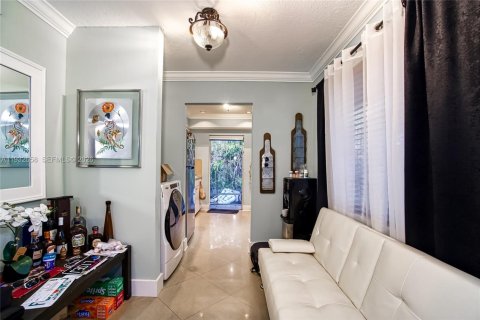 Propiedad comercial en venta en Hallandale Beach, Florida, 211.82 m2 № 2054725 - foto 6