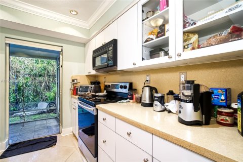 Propiedad comercial en venta en Hallandale Beach, Florida, 211.82 m2 № 2054725 - foto 7