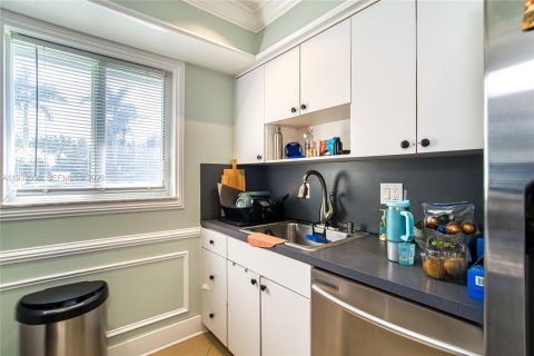 Propiedad comercial en venta en Hallandale Beach, Florida, 211.82 m2 № 2054725 - foto 27