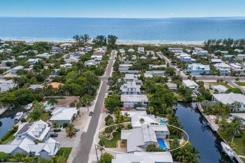 House in Anna Maria, Florida 5 bedrooms, 357.12 sq.m. № 1845210 - photo 4