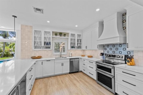 Casa en venta en Anna Maria, Florida, 5 dormitorios, 357.12 m2 № 1845210 - foto 14