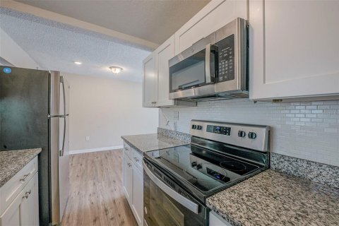 House in Orlando, Florida 3 bedrooms, 100.98 sq.m. № 1834782 - photo 15