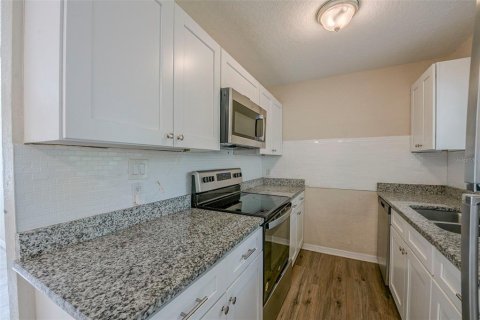 House in Orlando, Florida 3 bedrooms, 100.98 sq.m. № 1834782 - photo 13