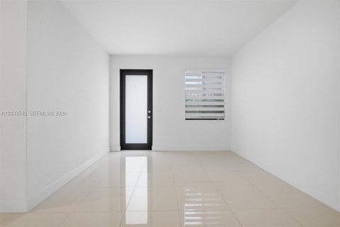 Купить таунхаус в Майами, Флорида 7 комнат, 169.45м2, № 2077998 - фото 7