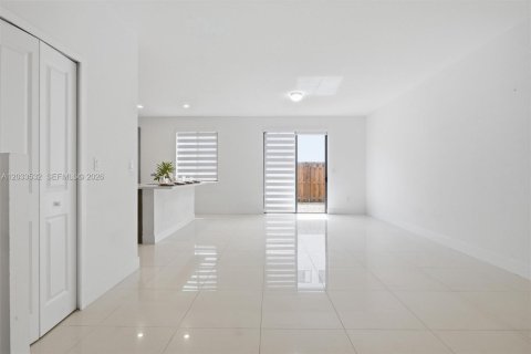 Купить таунхаус в Майами, Флорида 7 комнат, 169.45м2, № 2077998 - фото 10