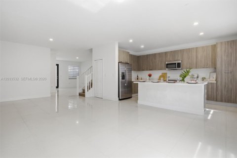 Купить таунхаус в Майами, Флорида 7 комнат, 169.45м2, № 2077998 - фото 12