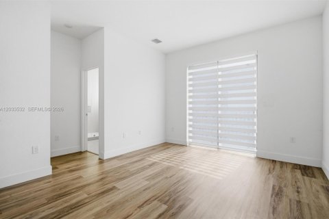 Купить таунхаус в Майами, Флорида 7 комнат, 169.45м2, № 2077998 - фото 26