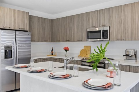 Купить таунхаус в Майами, Флорида 7 комнат, 169.45м2, № 2077998 - фото 14