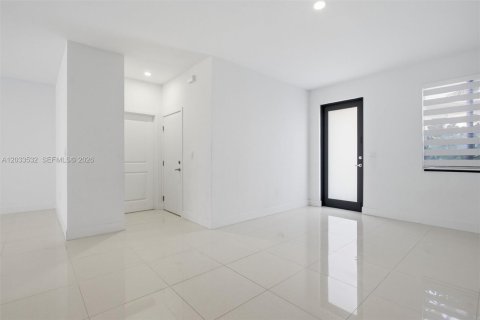 Купить таунхаус в Майами, Флорида 7 комнат, 169.45м2, № 2077998 - фото 20
