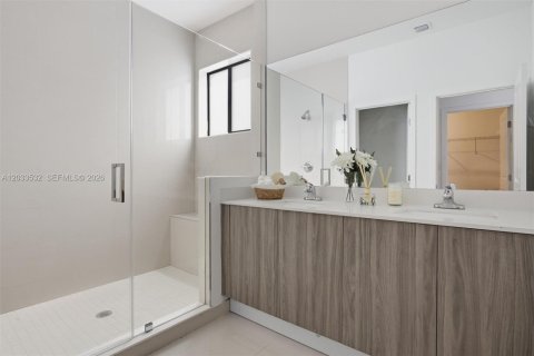 Купить таунхаус в Майами, Флорида 7 комнат, 169.45м2, № 2077998 - фото 30