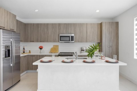 Купить таунхаус в Майами, Флорида 7 комнат, 169.45м2, № 2077998 - фото 13