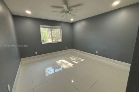 Villa ou maison à louer à Lauderhill, Floride: 3 chambres, 204.38 m2 № 1975961 - photo 27