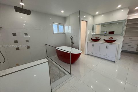 Villa ou maison à louer à Lauderhill, Floride: 3 chambres, 204.38 m2 № 1975961 - photo 24