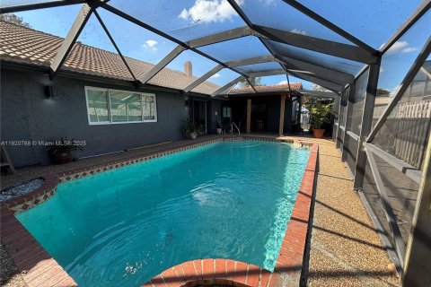 Villa ou maison à louer à Lauderhill, Floride: 3 chambres, 204.38 m2 № 1975961 - photo 6