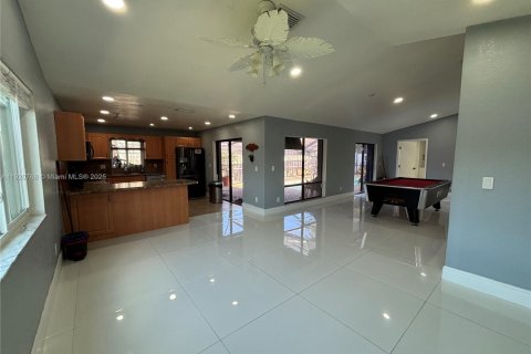 Villa ou maison à louer à Lauderhill, Floride: 3 chambres, 204.38 m2 № 1975961 - photo 17