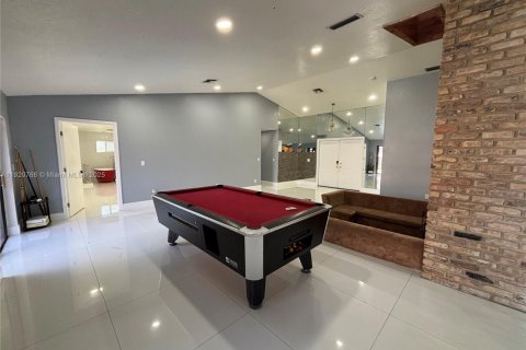 Villa ou maison à louer à Lauderhill, Floride: 3 chambres, 204.38 m2 № 1975961 - photo 15