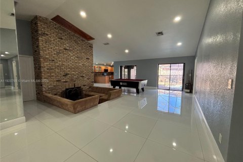 Villa ou maison à louer à Lauderhill, Floride: 3 chambres, 204.38 m2 № 1975961 - photo 13