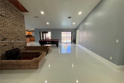 Villa ou maison à louer à Lauderhill, Floride: 3 chambres, 204.38 m2 № 1975961 - photo 12